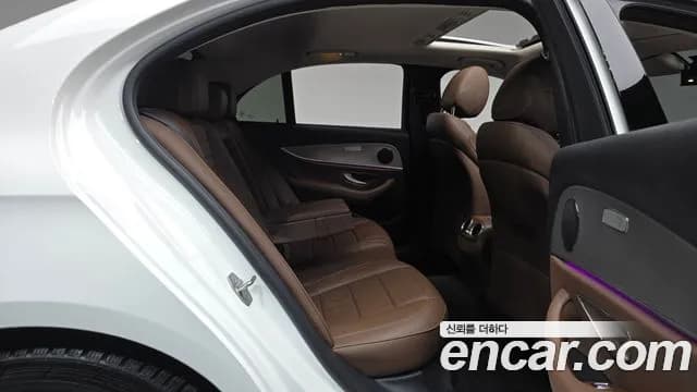 2018 Mercedes-Benz E-Class W213 E200 Avantgarde Sold VIN WDDZF4CB8JA444027 – photo 17 2018 Mercedes-Benz E-Class W213 E200 Avantgarde Sold VIN WDDZF4CB8JA444027 – photo 17