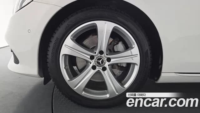 2018 Mercedes-Benz E-Class W213 E200 Avantgarde Sold VIN WDDZF4CB8JA444027 – photo 30 2018 Mercedes-Benz E-Class W213 E200 Avantgarde Sold VIN WDDZF4CB8JA444027 – photo 30