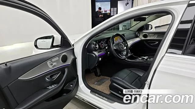 2017 Mercedes-Benz E-Class W213 E200 Avantgarde Sold VIN WDDZF4CB9HA129537 – side profile 2017 Mercedes-Benz E-Class W213 E200 Avantgarde Sold VIN WDDZF4CB9HA129537 – side profile
