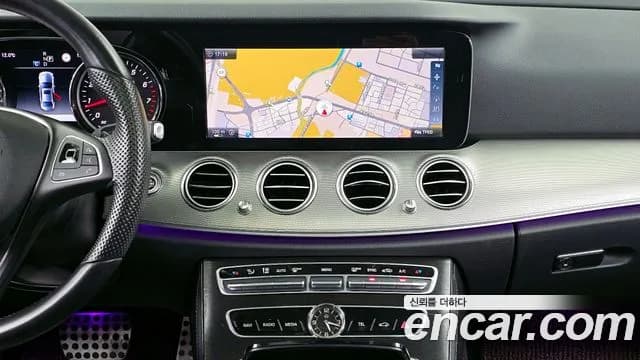 2017 Mercedes-Benz E-Class W213 E200 Avantgarde Sold VIN WDDZF4CB9HA129537 – trunk area 2017 Mercedes-Benz E-Class W213 E200 Avantgarde Sold VIN WDDZF4CB9HA129537 – trunk area