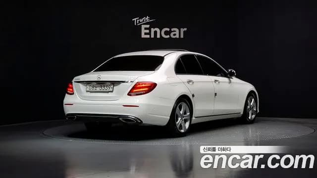 2017 Mercedes-Benz E-Class W213 E200 Avantgarde Sold VIN WDDZF4CB9HA129537 – photo 11 2017 Mercedes-Benz E-Class W213 E200 Avantgarde Sold VIN WDDZF4CB9HA129537 – photo 11
