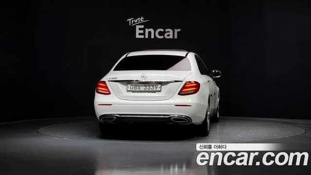 2017 Mercedes-Benz E-Class W213 E200 Avantgarde Sold VIN WDDZF4CB9HA129537 – photo 12 2017 Mercedes-Benz E-Class W213 E200 Avantgarde Sold VIN WDDZF4CB9HA129537 – photo 12
