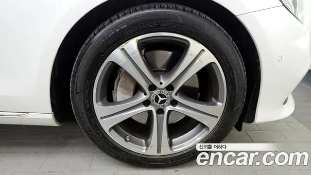2019 Mercedes-Benz E-Class W213 E300 Avantgarde Sold VIN WDDZF4JB1KA535287 – side profile 2019 Mercedes-Benz E-Class W213 E300 Avantgarde Sold VIN WDDZF4JB1KA535287 – side profile