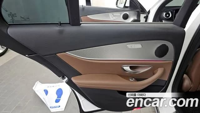 2019 Mercedes-Benz E-Class W213 E300 Avantgarde Sold VIN WDDZF4JB1KA535287 – exterior detail 2019 Mercedes-Benz E-Class W213 E300 Avantgarde Sold VIN WDDZF4JB1KA535287 – exterior detail