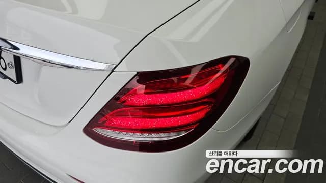 2019 Mercedes-Benz E-Class W213 E300 Avantgarde Sold VIN WDDZF4JB1KA535287 – photo 12 2019 Mercedes-Benz E-Class W213 E300 Avantgarde Sold VIN WDDZF4JB1KA535287 – photo 12