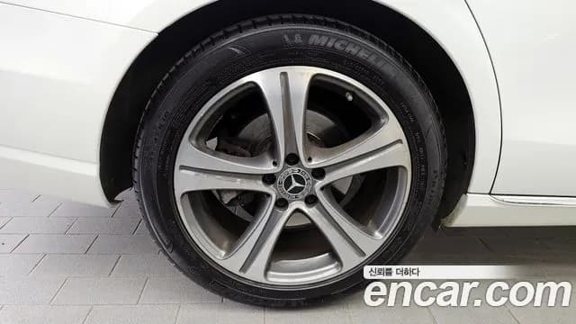 2019 Mercedes-Benz E-Class W213 E300 Avantgarde Sold VIN WDDZF4JB1KA535287 – photo 25 2019 Mercedes-Benz E-Class W213 E300 Avantgarde Sold VIN WDDZF4JB1KA535287 – photo 25