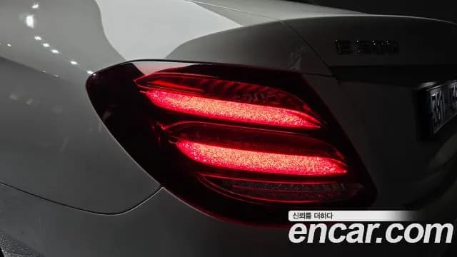 2019 Mercedes-Benz E-Class W213 E300 Avantgarde Sold VIN WDDZF4JB1KA661360 – photo 20 2019 Mercedes-Benz E-Class W213 E300 Avantgarde Sold VIN WDDZF4JB1KA661360 – photo 20