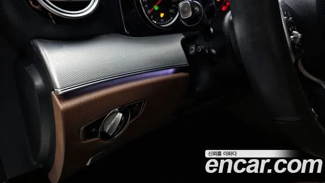 2019 Mercedes-Benz E-Class W213 E300 Avantgarde Sold VIN WDDZF4JB1KA661360 – photo 26 2019 Mercedes-Benz E-Class W213 E300 Avantgarde Sold VIN WDDZF4JB1KA661360 – photo 26