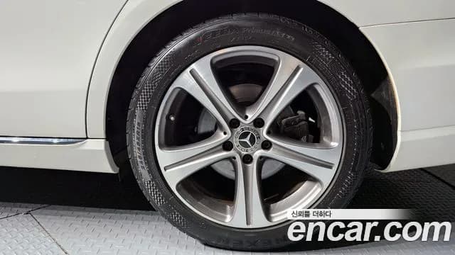 2019 Mercedes-Benz E-Class W213 E300 Avantgarde Sold VIN WDDZF4JB1KA661360 – photo 28 2019 Mercedes-Benz E-Class W213 E300 Avantgarde Sold VIN WDDZF4JB1KA661360 – photo 28
