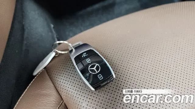 2018 Mercedes-Benz E-Class W213 E300 AMG Line Sold VIN WDDZF4JB2JA337090 – interior seats 2018 Mercedes-Benz E-Class W213 E300 AMG Line Sold VIN WDDZF4JB2JA337090 – interior seats