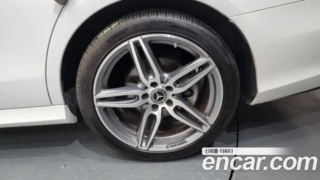 2018 Mercedes-Benz E-Class W213 E300 AMG Line Sold VIN WDDZF4JB2JA337090 – photo 13 2018 Mercedes-Benz E-Class W213 E300 AMG Line Sold VIN WDDZF4JB2JA337090 – photo 13