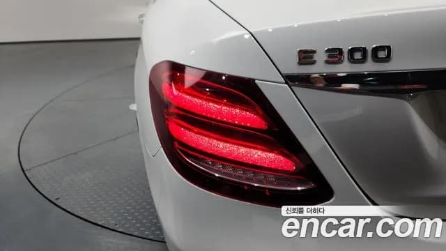 2018 Mercedes-Benz E-Class W213 E300 AMG Line Sold VIN WDDZF4JB2JA337090 – photo 24 2018 Mercedes-Benz E-Class W213 E300 AMG Line Sold VIN WDDZF4JB2JA337090 – photo 24