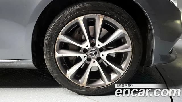 2018 Mercedes-Benz E-Class W213 E300 Exclusive Standard Sold VIN WDDZF4JB2JA340572 – interior seats 2018 Mercedes-Benz E-Class W213 E300 Exclusive Standard Sold VIN WDDZF4JB2JA340572 – interior seats