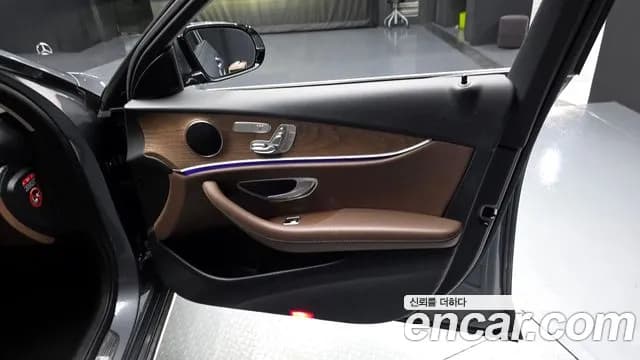 2018 Mercedes-Benz E-Class W213 E300 Exclusive Standard Sold VIN WDDZF4JB2JA340572 – engine bay 2018 Mercedes-Benz E-Class W213 E300 Exclusive Standard Sold VIN WDDZF4JB2JA340572 – engine bay