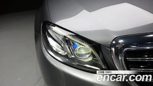 2018 Mercedes-Benz E-Class W213 E300 Exclusive Standard Sold VIN WDDZF4JB2JA340572 – exterior detail 2018 Mercedes-Benz E-Class W213 E300 Exclusive Standard Sold VIN WDDZF4JB2JA340572 – exterior detail