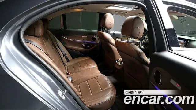 2018 Mercedes-Benz E-Class W213 E300 Exclusive Standard Sold VIN WDDZF4JB2JA340572 – photo 33 2018 Mercedes-Benz E-Class W213 E300 Exclusive Standard Sold VIN WDDZF4JB2JA340572 – photo 33