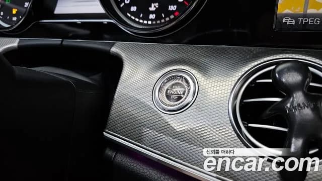 2019 Mercedes-Benz E-Class W213 E300 Avantgarde Sold VIN WDDZF4JB2KA542412 – photo 14 2019 Mercedes-Benz E-Class W213 E300 Avantgarde Sold VIN WDDZF4JB2KA542412 – photo 14