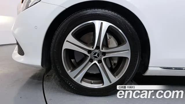 2019 Mercedes-Benz E-Class W213 E300 Avantgarde Sold VIN WDDZF4JB2KA542412 – photo 25 2019 Mercedes-Benz E-Class W213 E300 Avantgarde Sold VIN WDDZF4JB2KA542412 – photo 25