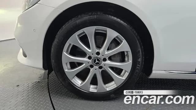 2019 Mercedes-Benz E-Class W213 E300 Exclusive Sold VIN WDDZF4JB2KA634071 – interior seats 2019 Mercedes-Benz E-Class W213 E300 Exclusive Sold VIN WDDZF4JB2KA634071 – interior seats