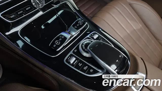 2019 Mercedes-Benz E-Class W213 E300 Exclusive Sold VIN WDDZF4JB2KA634071 – photo 19 2019 Mercedes-Benz E-Class W213 E300 Exclusive Sold VIN WDDZF4JB2KA634071 – photo 19