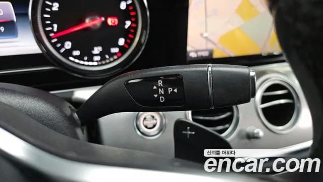 2019 Mercedes-Benz E-Class W213 E300 Avantgarde Sold VIN WDDZF4JB2KA695260 – exterior detail 2019 Mercedes-Benz E-Class W213 E300 Avantgarde Sold VIN WDDZF4JB2KA695260 – exterior detail