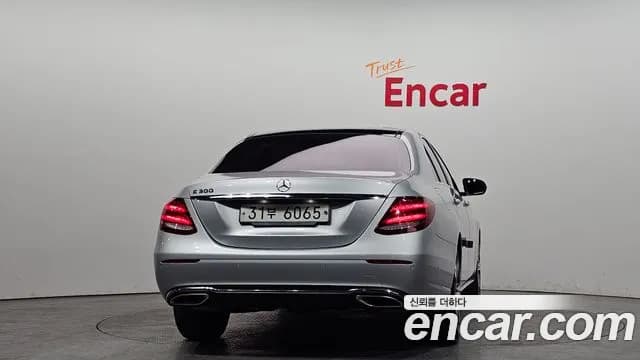 2019 Mercedes-Benz E-Class W213 E300 Avantgarde Sold VIN WDDZF4JB2KA695260 – photo 12 2019 Mercedes-Benz E-Class W213 E300 Avantgarde Sold VIN WDDZF4JB2KA695260 – photo 12