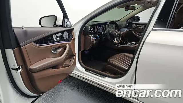 2018 Mercedes-Benz E-Class W213 E300 Exclusive Sold VIN WDDZF4JB3JA404165 – front exterior 2018 Mercedes-Benz E-Class W213 E300 Exclusive Sold VIN WDDZF4JB3JA404165 – front exterior