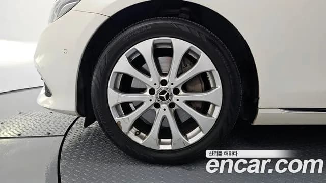 2018 Mercedes-Benz E-Class W213 E300 Exclusive Sold VIN WDDZF4JB3JA404165 – trunk area 2018 Mercedes-Benz E-Class W213 E300 Exclusive Sold VIN WDDZF4JB3JA404165 – trunk area