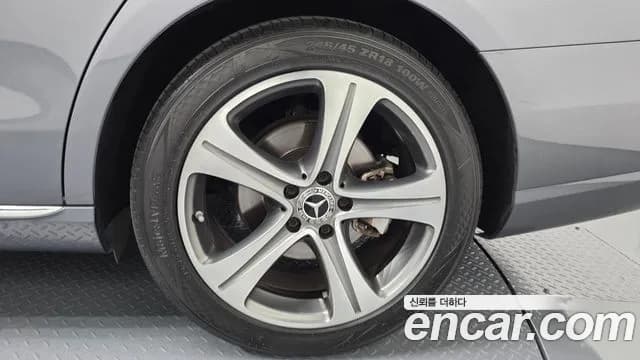 2017 Mercedes-Benz E-Class W213 E300 AV Intelligent Drive Sold VIN WDDZF4JB4HA247398 – undercarriage 2017 Mercedes-Benz E-Class W213 E300 AV Intelligent Drive Sold VIN WDDZF4JB4HA247398 – undercarriage
