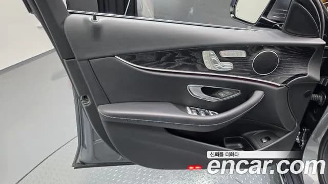 2017 Mercedes-Benz E-Class W213 E300 AV Intelligent Drive Sold VIN WDDZF4JB4HA247398 – photo 23 2017 Mercedes-Benz E-Class W213 E300 AV Intelligent Drive Sold VIN WDDZF4JB4HA247398 – photo 23