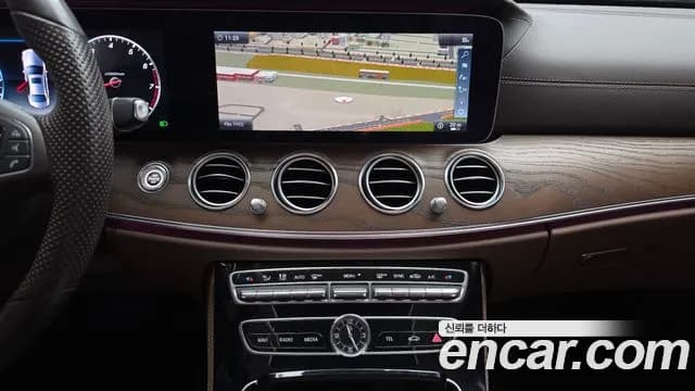 2018 Mercedes-Benz E-Class W213 E300 Exclusive Sold VIN WDDZF4JB4JA473866 – interior seats 2018 Mercedes-Benz E-Class W213 E300 Exclusive Sold VIN WDDZF4JB4JA473866 – interior seats