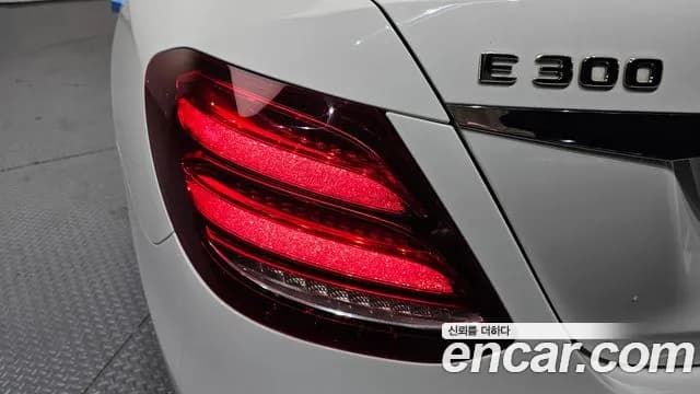 2019 Mercedes-Benz E-Class W213 E300 Avantgarde Sold VIN WDDZF4JB4KA546302 – photo 20 2019 Mercedes-Benz E-Class W213 E300 Avantgarde Sold VIN WDDZF4JB4KA546302 – photo 20