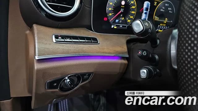 2018 Mercedes-Benz E-Class W213 E300 Exclusive Sold VIN WDDZF4JB5JA403406 – exterior detail 2018 Mercedes-Benz E-Class W213 E300 Exclusive Sold VIN WDDZF4JB5JA403406 – exterior detail