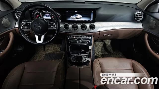 2019 Mercedes-Benz E-Class W213 E300 Avantgarde Sold VIN WDDZF4JB5KA695561 – front exterior 2019 Mercedes-Benz E-Class W213 E300 Avantgarde Sold VIN WDDZF4JB5KA695561 – front exterior