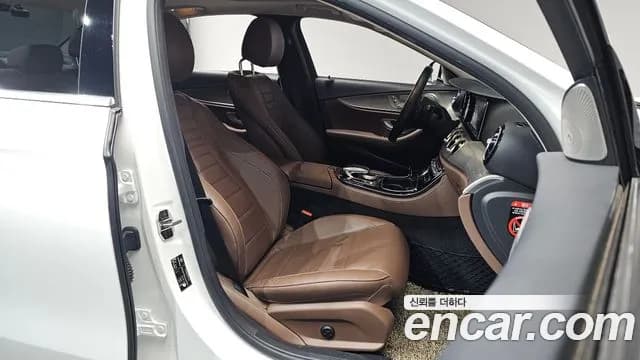2019 Mercedes-Benz E-Class W213 E300 Avantgarde Sold VIN WDDZF4JB5KA695561 – rear exterior 2019 Mercedes-Benz E-Class W213 E300 Avantgarde Sold VIN WDDZF4JB5KA695561 – rear exterior
