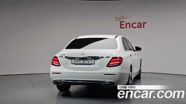2019 Mercedes-Benz E-Class W213 E300 Avantgarde Sold VIN WDDZF4JB5KA695561 – interior seats 2019 Mercedes-Benz E-Class W213 E300 Avantgarde Sold VIN WDDZF4JB5KA695561 – interior seats