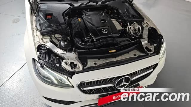 2019 Mercedes-Benz E-Class W213 E300 Avantgarde Sold VIN WDDZF4JB5KA695561 – exterior detail 2019 Mercedes-Benz E-Class W213 E300 Avantgarde Sold VIN WDDZF4JB5KA695561 – exterior detail