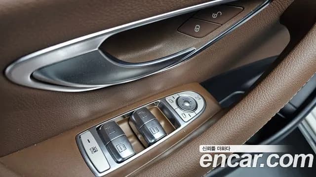 2019 Mercedes-Benz E-Class W213 E300 Avantgarde Sold VIN WDDZF4JB5KA695561 – undercarriage 2019 Mercedes-Benz E-Class W213 E300 Avantgarde Sold VIN WDDZF4JB5KA695561 – undercarriage