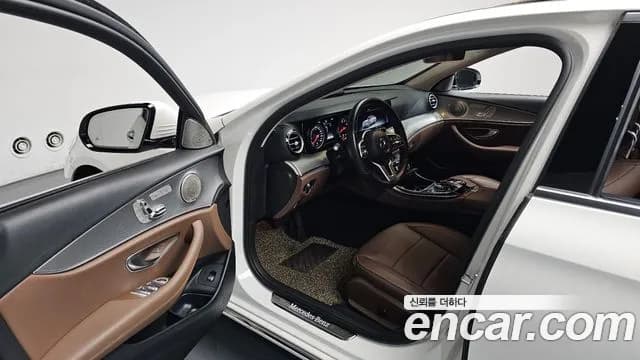 2019 Mercedes-Benz E-Class W213 E300 Avantgarde Sold VIN WDDZF4JB5KA695561 – photo 20 2019 Mercedes-Benz E-Class W213 E300 Avantgarde Sold VIN WDDZF4JB5KA695561 – photo 20