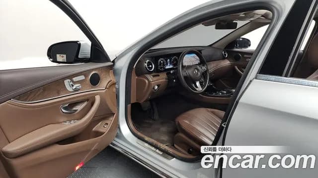 2017 Mercedes-Benz E-Class W213 E300 Exclusive Sold VIN WDDZF4JB6HA155550 – interior seats 2017 Mercedes-Benz E-Class W213 E300 Exclusive Sold VIN WDDZF4JB6HA155550 – interior seats