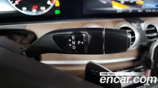 2017 Mercedes-Benz E-Class W213 E300 Exclusive Sold VIN WDDZF4JB6HA155550 – exterior detail 2017 Mercedes-Benz E-Class W213 E300 Exclusive Sold VIN WDDZF4JB6HA155550 – exterior detail