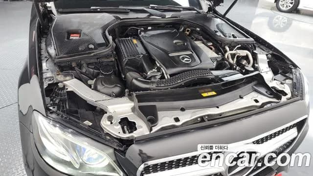 2019 Mercedes-Benz E-Class W213 E300 AMG Line Sold VIN WDDZF4JB6KA534037 – exterior detail 2019 Mercedes-Benz E-Class W213 E300 AMG Line Sold VIN WDDZF4JB6KA534037 – exterior detail