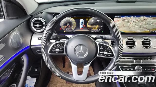 2019 Mercedes-Benz E-Class W213 E300 AMG Line Sold VIN WDDZF4JB6KA534037 – trunk area 2019 Mercedes-Benz E-Class W213 E300 AMG Line Sold VIN WDDZF4JB6KA534037 – trunk area