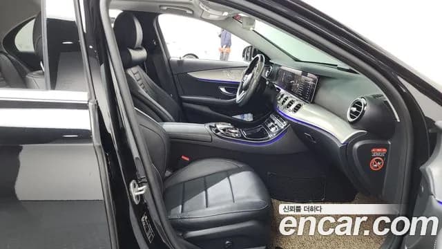 2019 Mercedes-Benz E-Class W213 E300 AMG Line Sold VIN WDDZF4JB6KA534037 – photo 12 2019 Mercedes-Benz E-Class W213 E300 AMG Line Sold VIN WDDZF4JB6KA534037 – photo 12