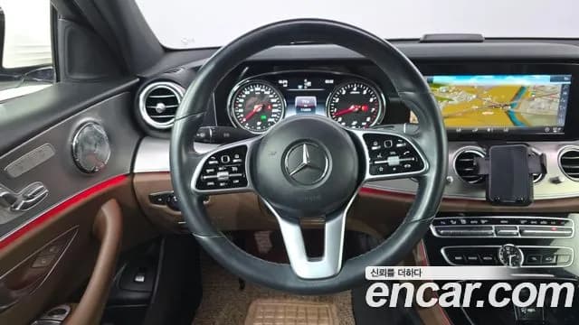 2019 Mercedes-Benz E-Class W213 E300 Avantgarde Sold VIN WDDZF4JB6KA542865 – front exterior 2019 Mercedes-Benz E-Class W213 E300 Avantgarde Sold VIN WDDZF4JB6KA542865 – front exterior