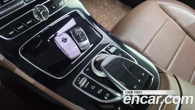 2019 Mercedes-Benz E-Class W213 E300 Avantgarde Sold VIN WDDZF4JB6KA542865 – photo 17 2019 Mercedes-Benz E-Class W213 E300 Avantgarde Sold VIN WDDZF4JB6KA542865 – photo 17