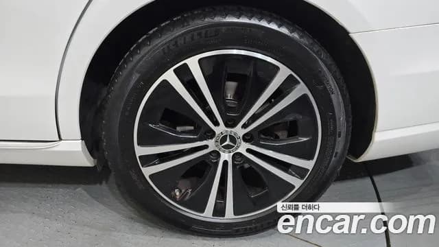 2019 Mercedes-Benz E-Class W213 E300 Avantgarde Sold VIN WDDZF4JB6KA542865 – photo 31 2019 Mercedes-Benz E-Class W213 E300 Avantgarde Sold VIN WDDZF4JB6KA542865 – photo 31