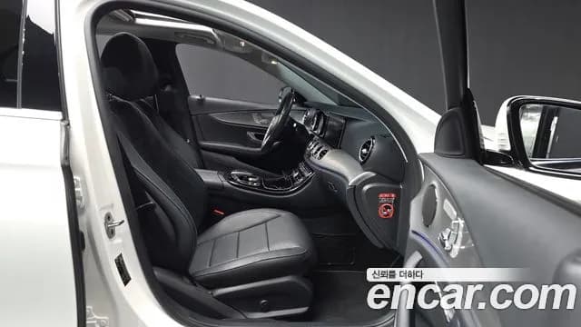 2019 Mercedes-Benz E-Class W213 E300 Avantgarde Sold VIN WDDZF4JB7KA693651 – photo 14 2019 Mercedes-Benz E-Class W213 E300 Avantgarde Sold VIN WDDZF4JB7KA693651 – photo 14