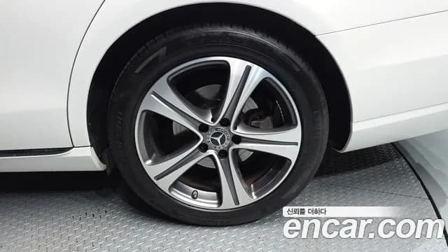 2019 Mercedes-Benz E-Class W213 E300 Avantgarde Sold VIN WDDZF4JB7KA693651 – photo 22 2019 Mercedes-Benz E-Class W213 E300 Avantgarde Sold VIN WDDZF4JB7KA693651 – photo 22