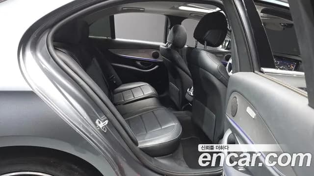 2019 Mercedes-Benz E-Class W213 E300 Avantgarde Sold VIN WDDZF4JB7KA696405 – interior seats 2019 Mercedes-Benz E-Class W213 E300 Avantgarde Sold VIN WDDZF4JB7KA696405 – interior seats